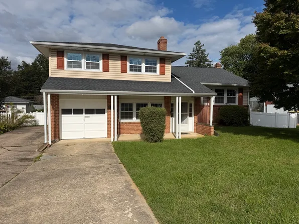 1111 McKennans Church Rd, Wilmington, DE 19808