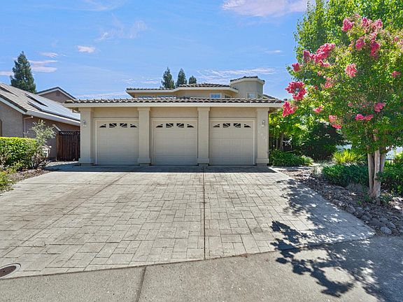 3rd image of 6901 Fallsbrook Ct