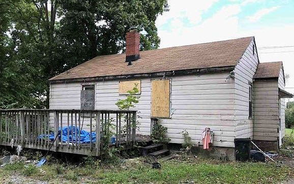 2nd image of 26580 Cannon Rd