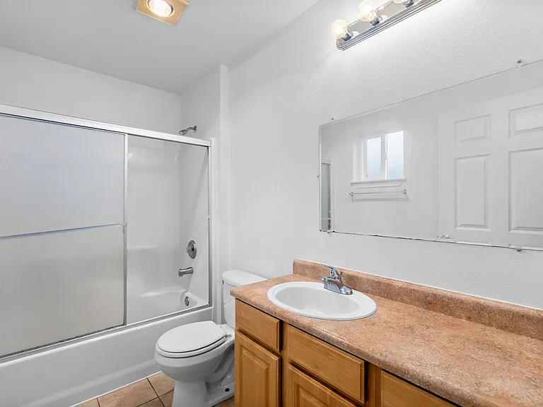 Vessey Park Apartments — Photo 7