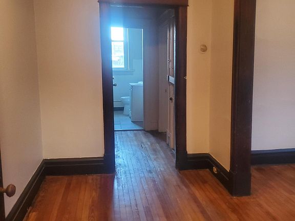 5th image of 4443 Clarence Ave Floor 2