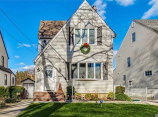 304 Houston Ave, Mineola, NY 11501