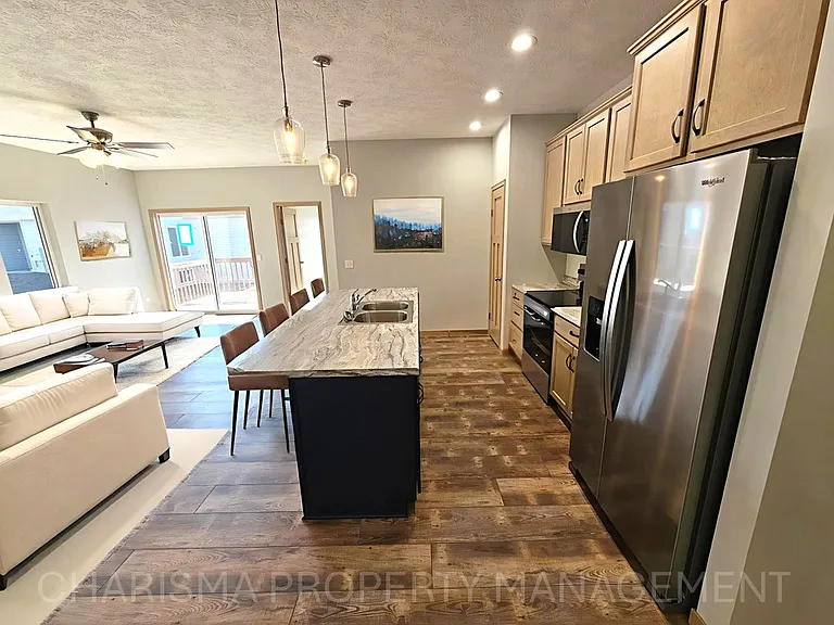 Tunis Drive Townhomes — Photo 42