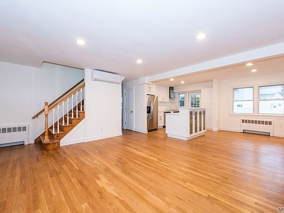 4th image of 734 Oakfield Ave