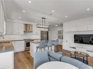 247 Grey Silo Rd #102, Waterloo, ON N2K0G7