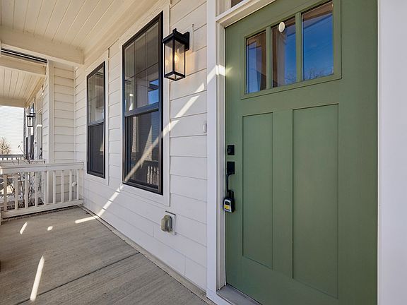 5th image of 2059 Oakwood Ave