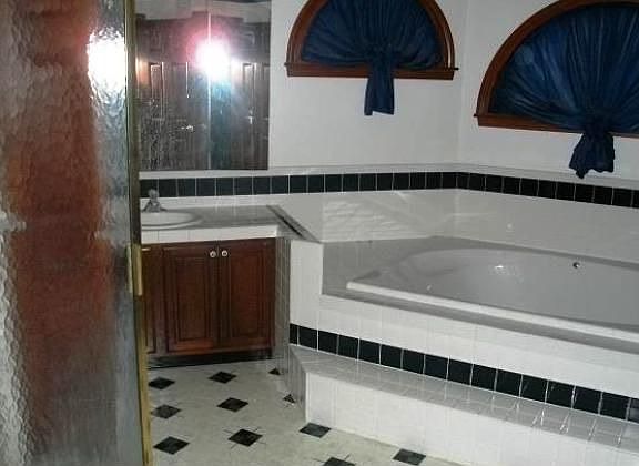 3rd image of 1380 Tall Timbers Ct