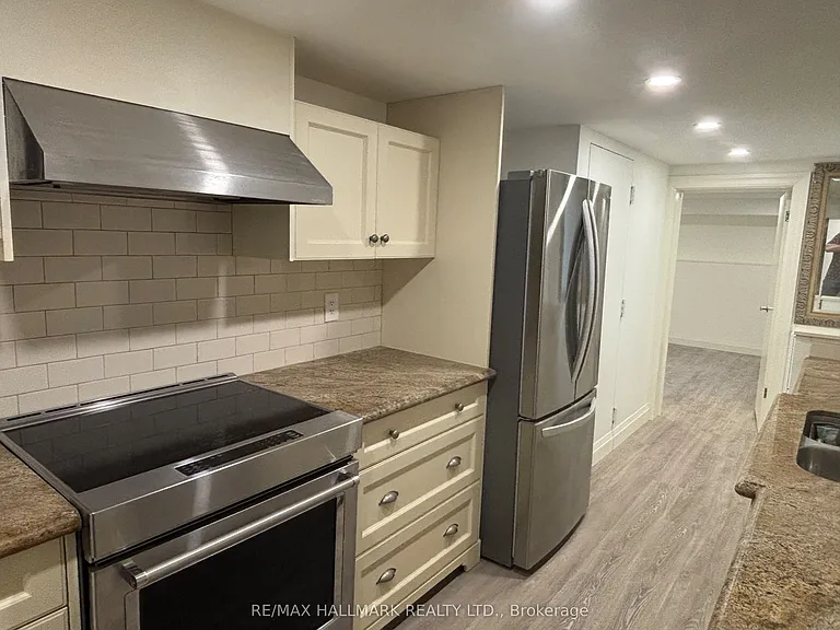 3 Whitewood Rd #LOWER — Photo 4