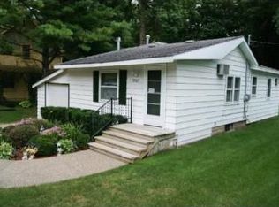 19025 Easton Rd, Deephaven, MN 55391