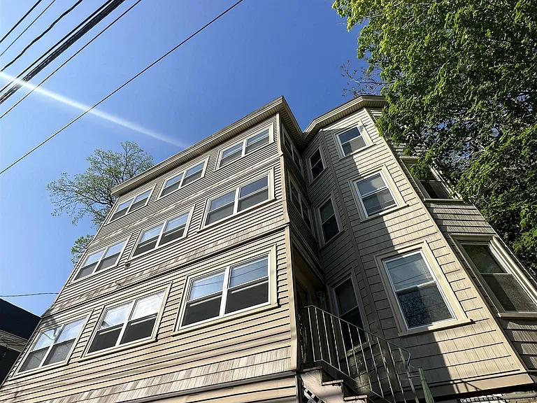 225 Summer St — Photo 2