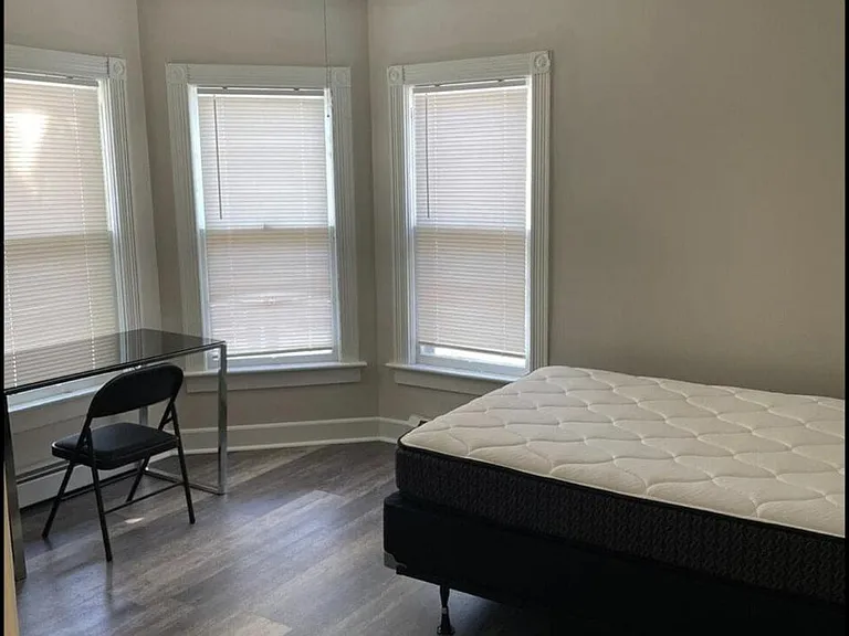 35 Oak St — Photo 14