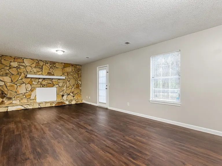 1367 Misty Ridge Ct — Photo 4