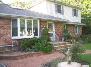 68 Roosevelt Ave, Syosset, NY 11791
