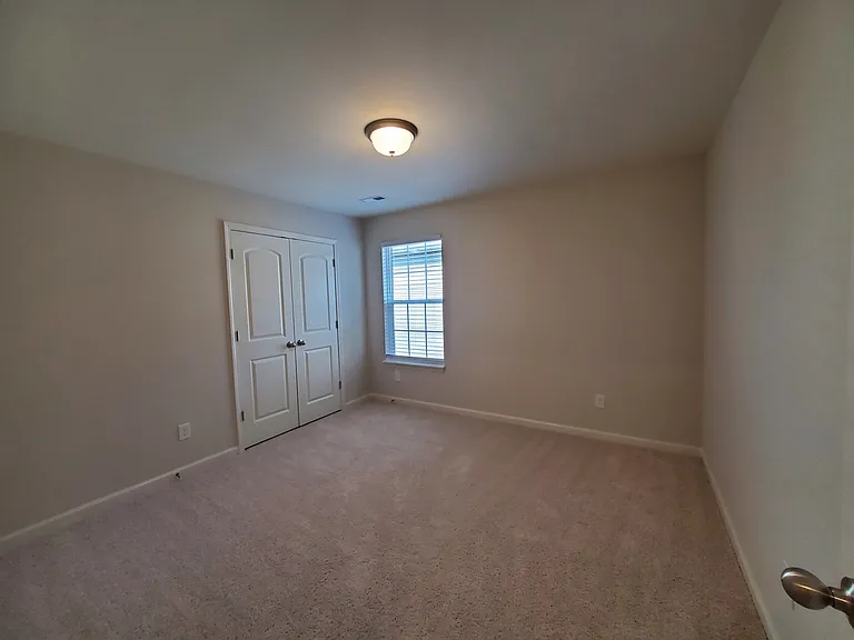 1217 Leanndra Park — Photo 25