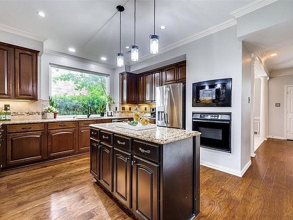 5th image of 744 Water Oak Dr