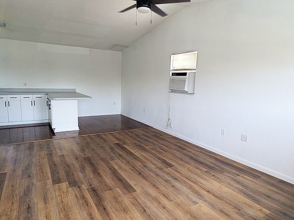 3rd image of 2631 Azalea Dr #2