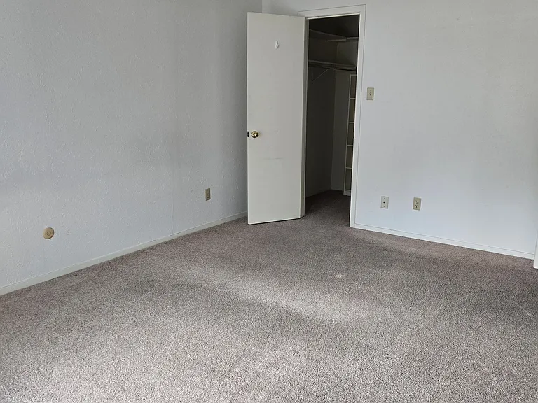 7520 Highmont St — Photo 9