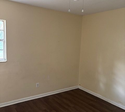 5th image of 111 N Moss St APT A