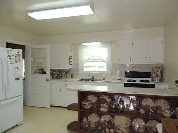 4th image of 501 Highland St