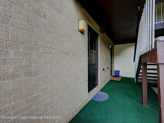 2nd image of 58 Amberly Dr Unit A