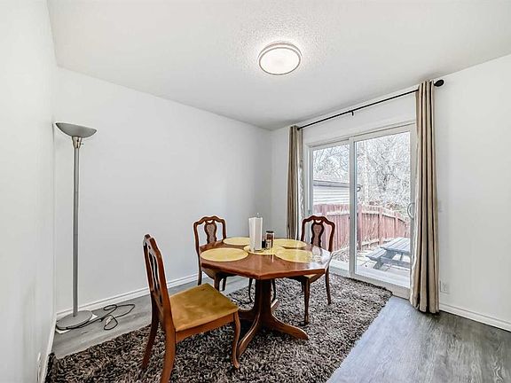3rd image of 365 S Whitlock Way NE