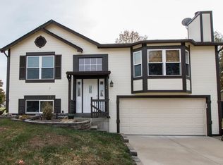 2 Windrose Ct, O'Fallon, MO 63366
