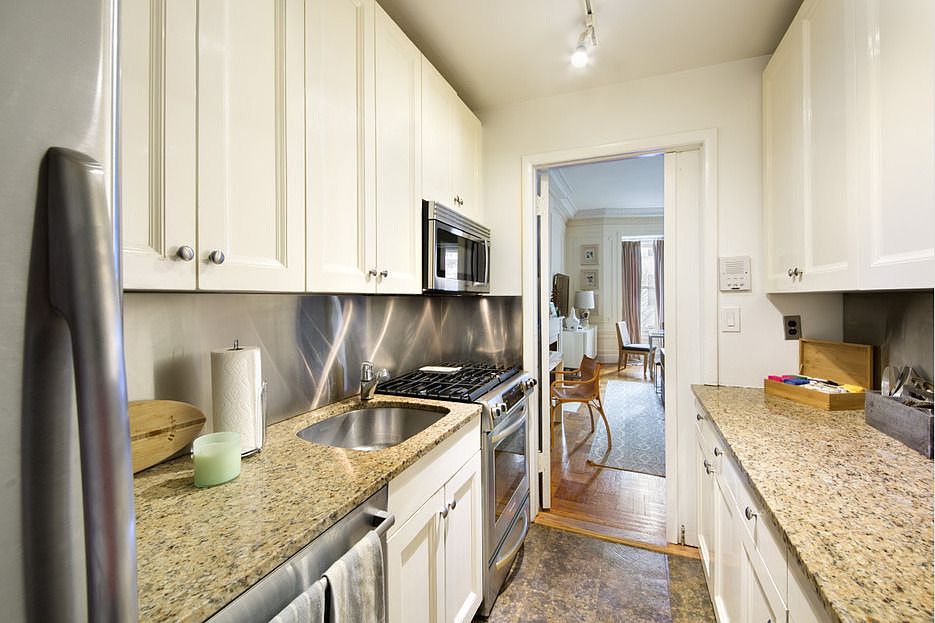 2nd image of 11 E 94th St APT 3