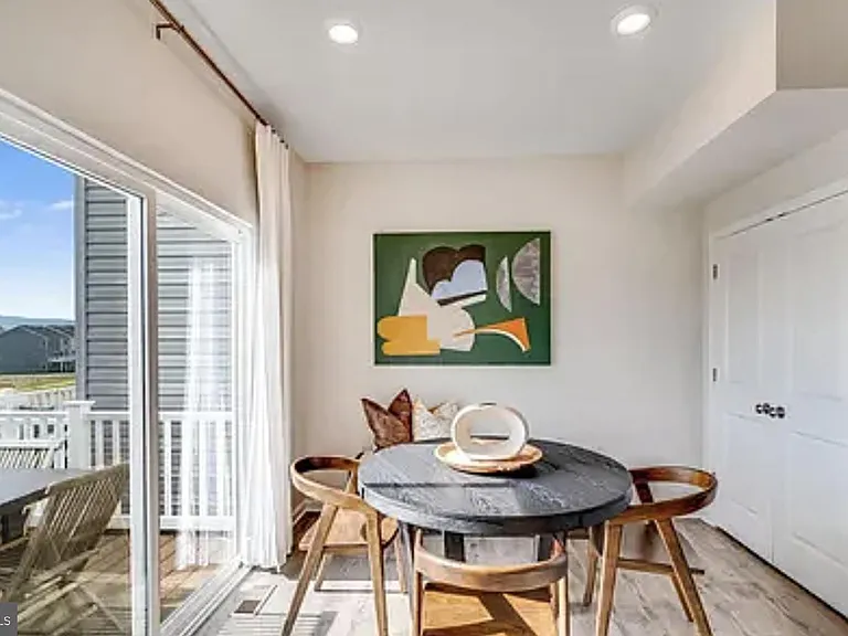 478 Seeback Dr — Photo 6