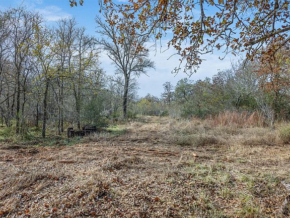 3rd image of 766 Bugtussle Ln