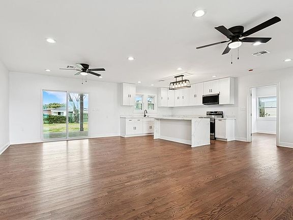 3rd image of 412 Milling Ave