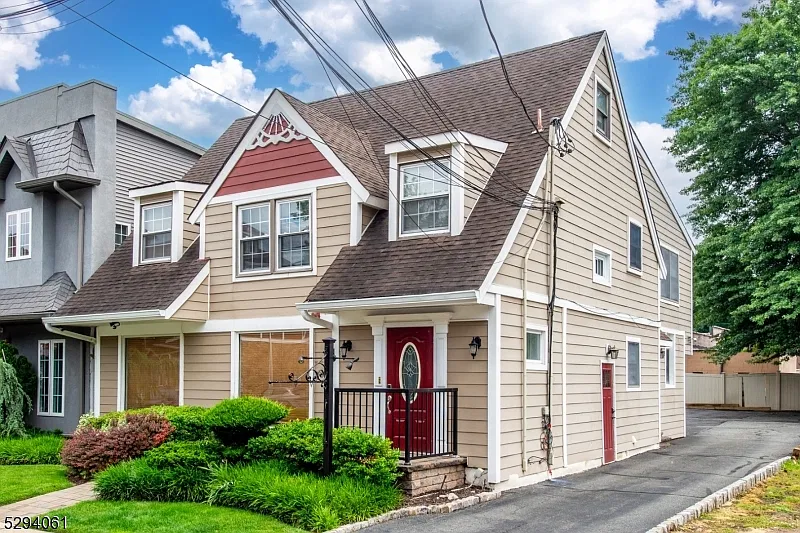 1 bed, 1.0 bath, $2,200 — Photo 1