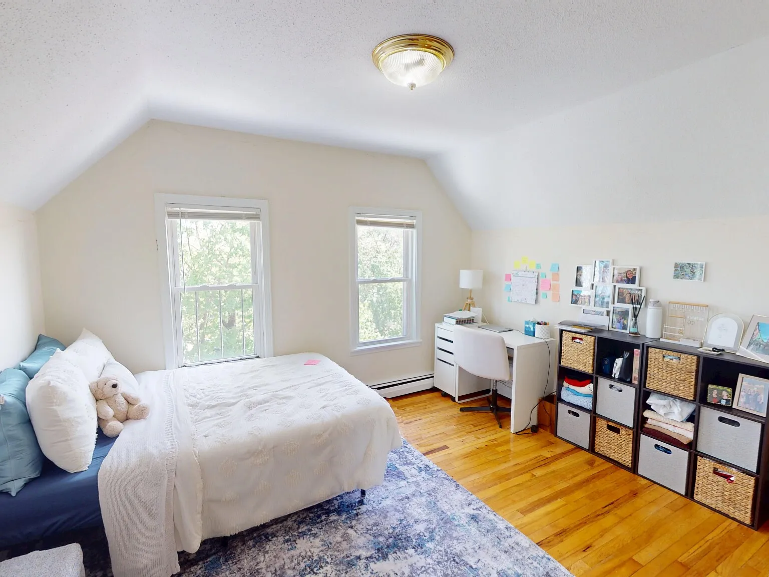 2 bed, 650 sqft, $2,400 — Photo 2