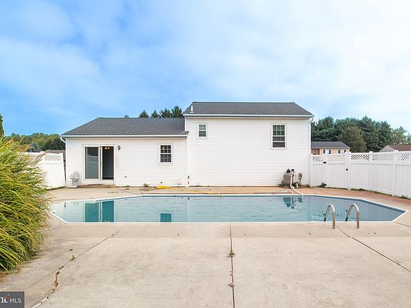 2nd image of 6 Winchester Cir #L-0193
