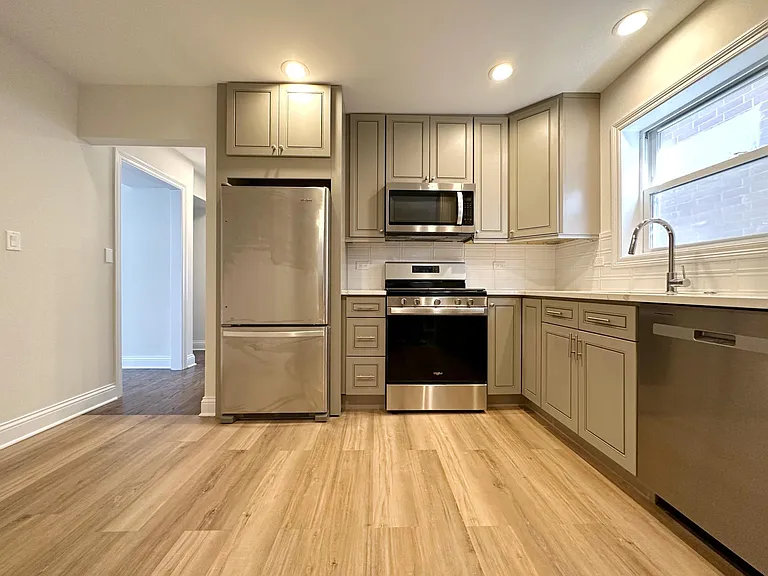 5308 N Damen Ave #2F — Photo 2