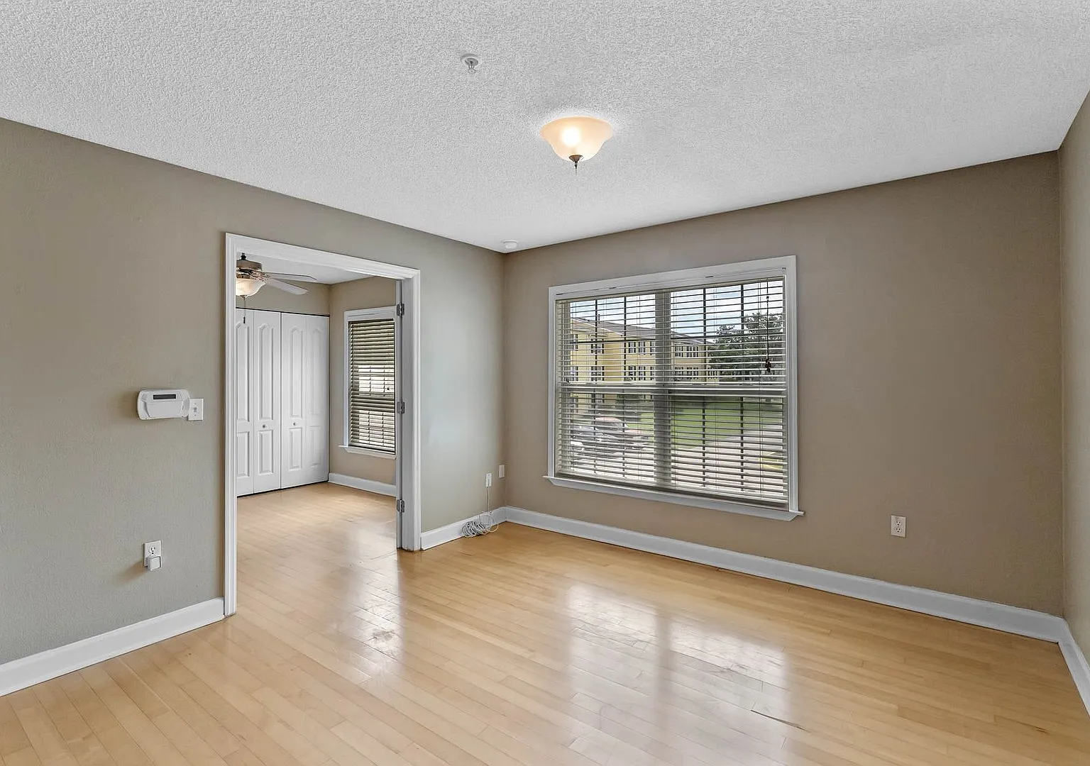 2 BR / 2 BA Condo In Miriada — Photo 3
