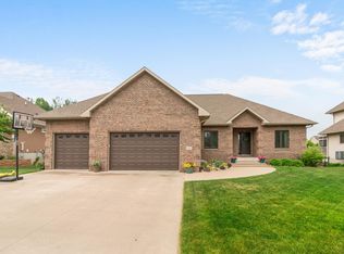 2709 Northview Ln, Cedar Falls, IA 50613