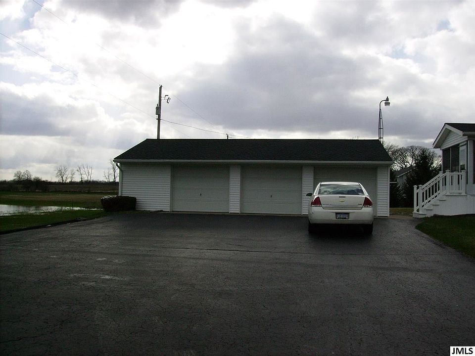 2nd image of 7998 Jones Rd