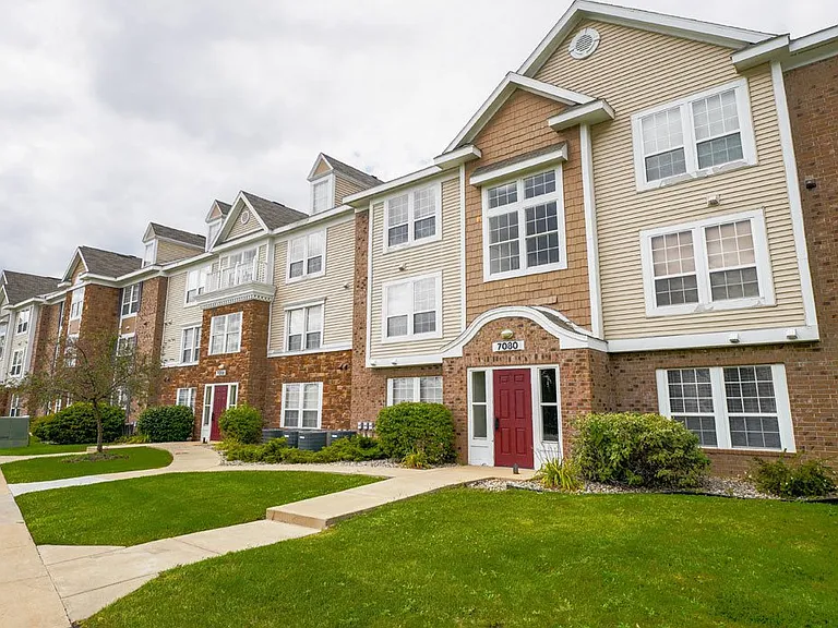Tracy Creek Apartment Homes — Photo 37