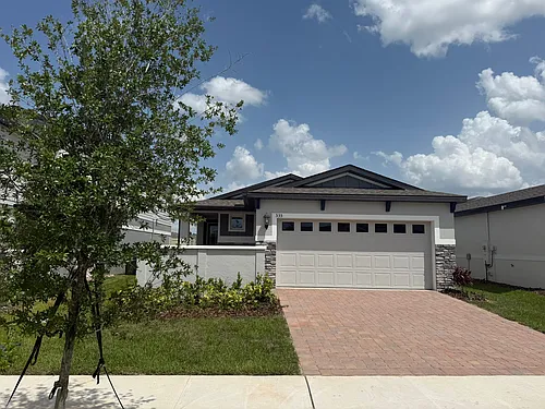 535 Kennedy Dr Photo 1