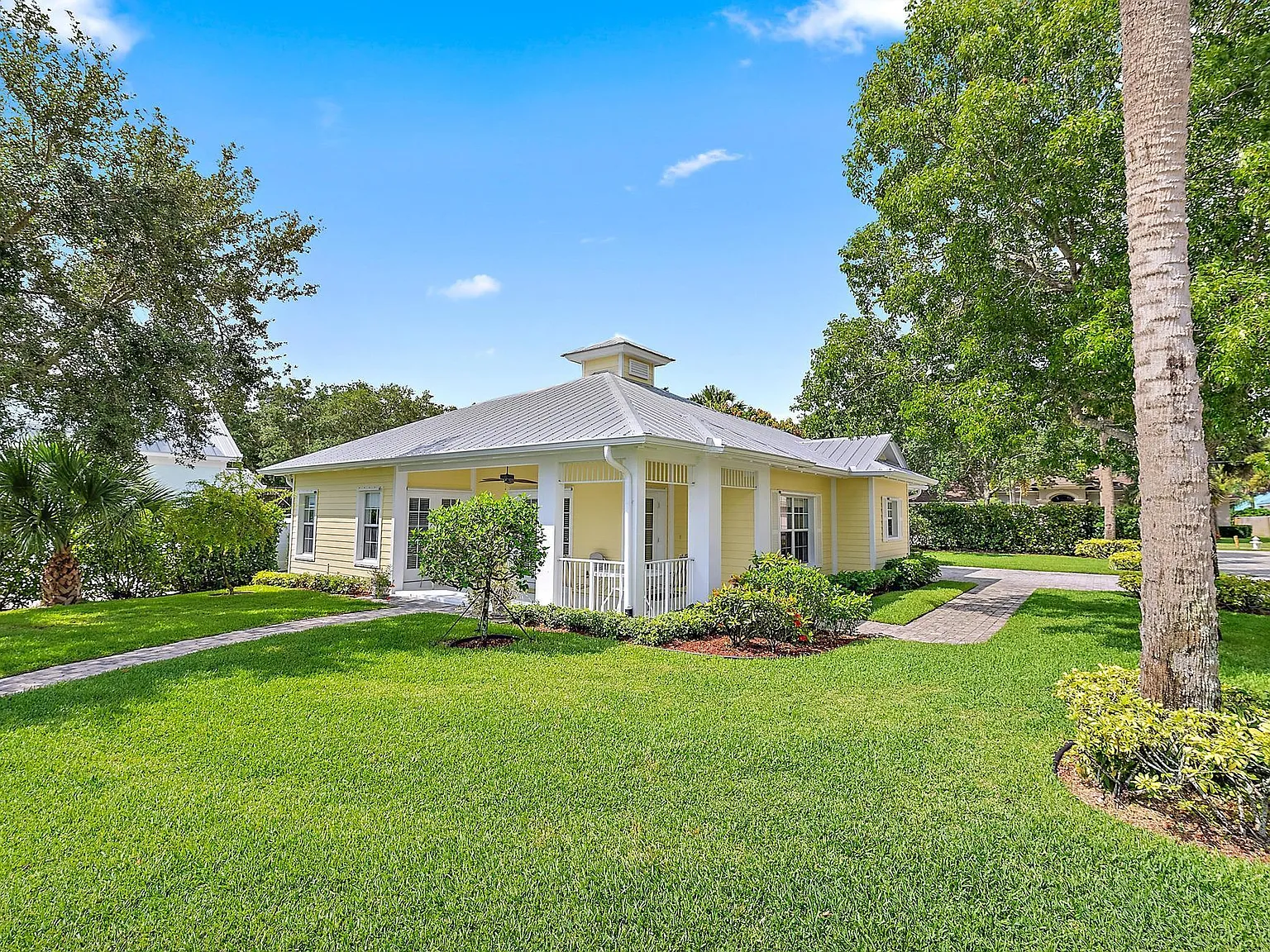 2 bed, 2.0 bath, 1200 sqft, $3,400 — Photo 3