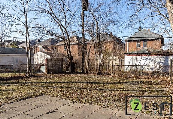 3rd image of 3734 W Buena Vista St #1