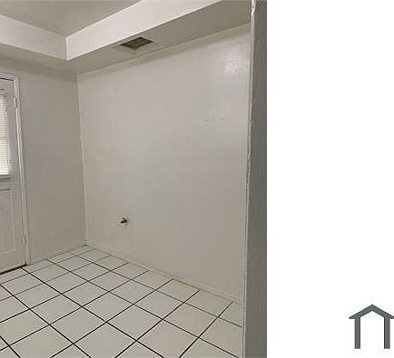 2nd image of 10602 S Van Ness Ave #1