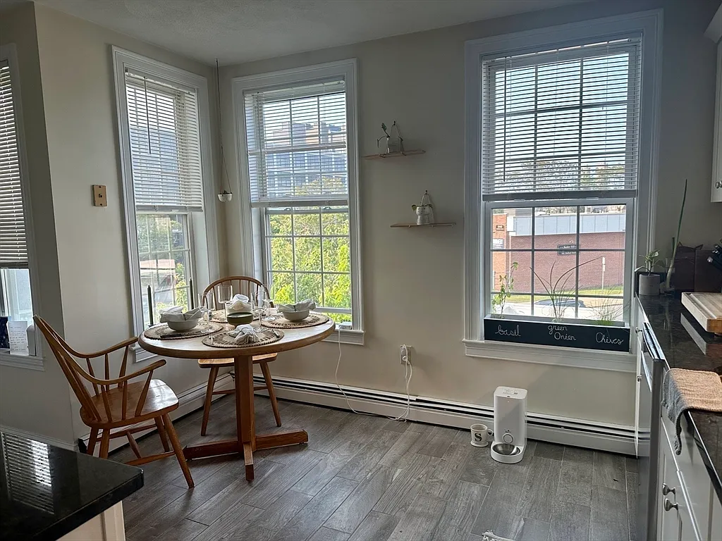 Building Photo - 443 Bunker Hill St #3