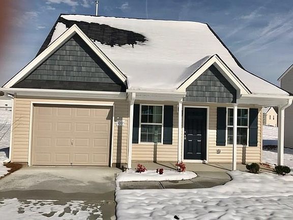 2nd image of 3005 Desmond Woods Dr
