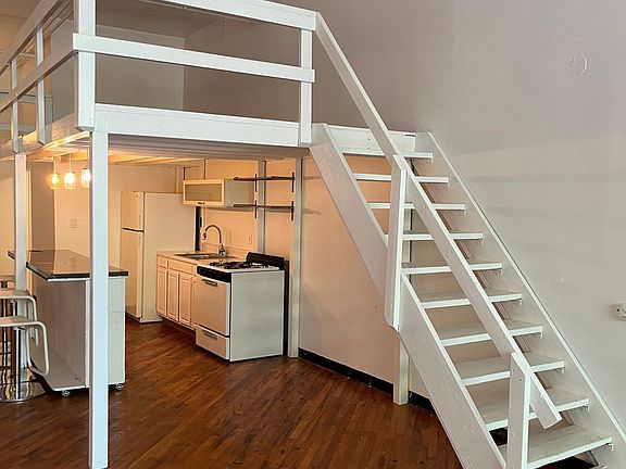 5th image of 2 Union St APT 1I