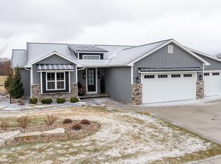 1831 White Dove Ln, Kaukauna, WI 54130