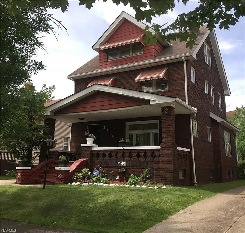 3716 E 110th St photo 1