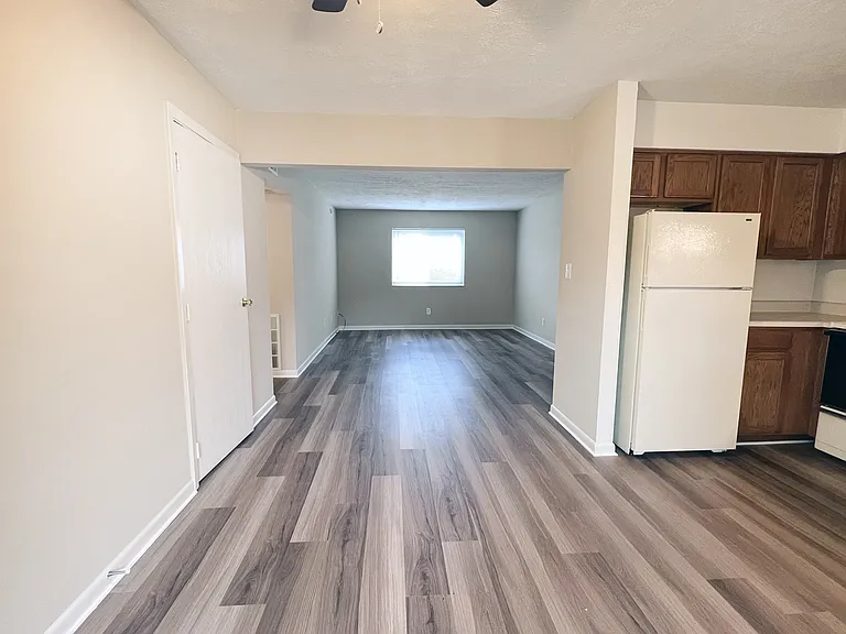 East Pointe Apartments — Photo 25