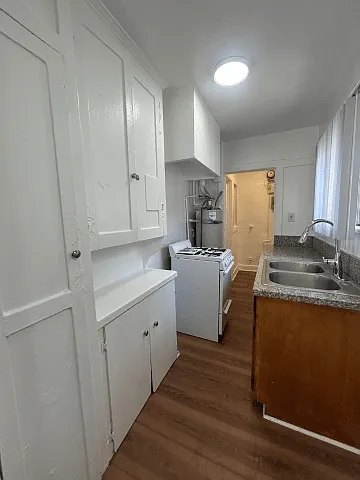 4214-4240 S. Hoover St. — Photo 5