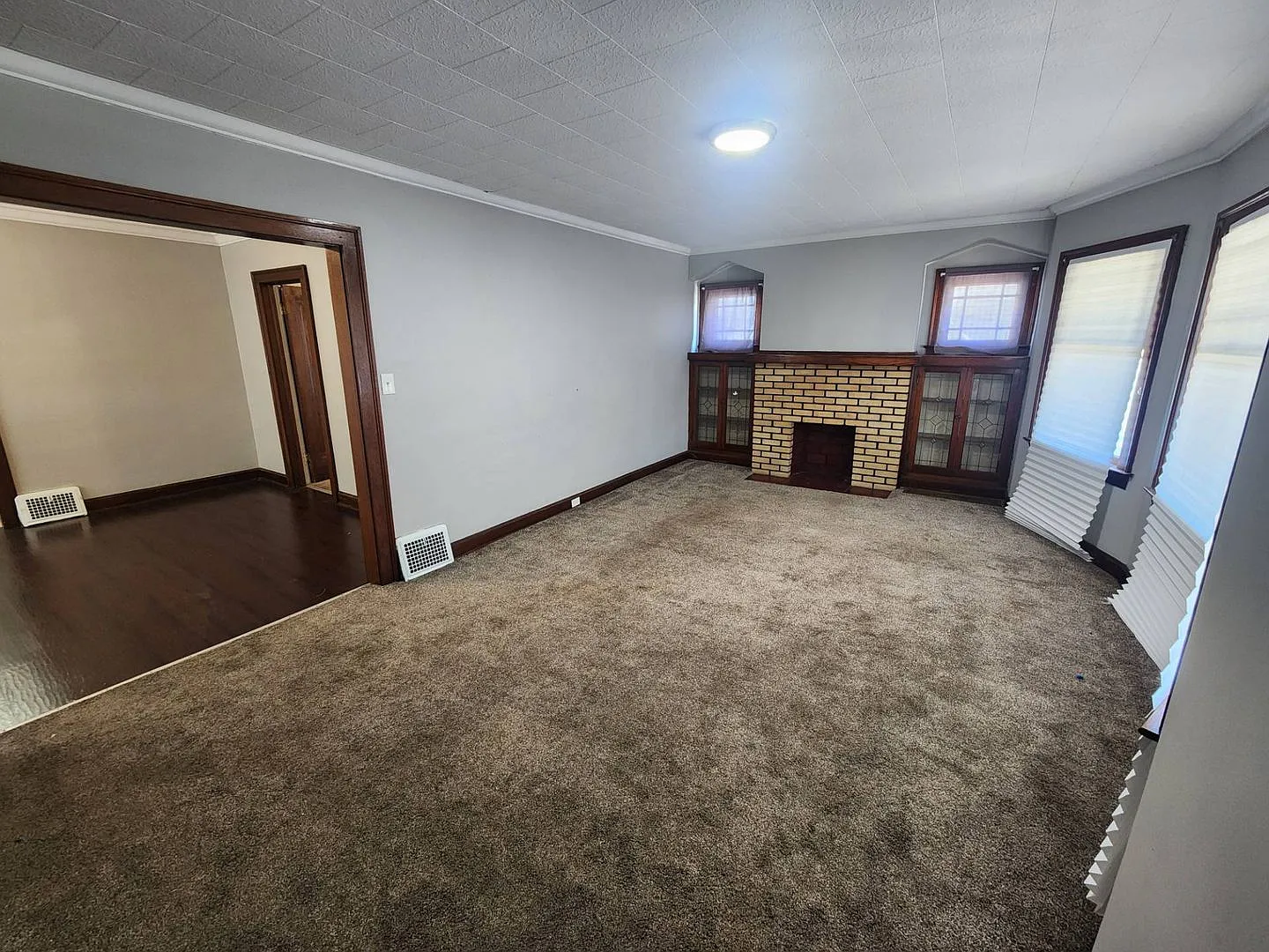 10109 Richland Ave — Photo 2
